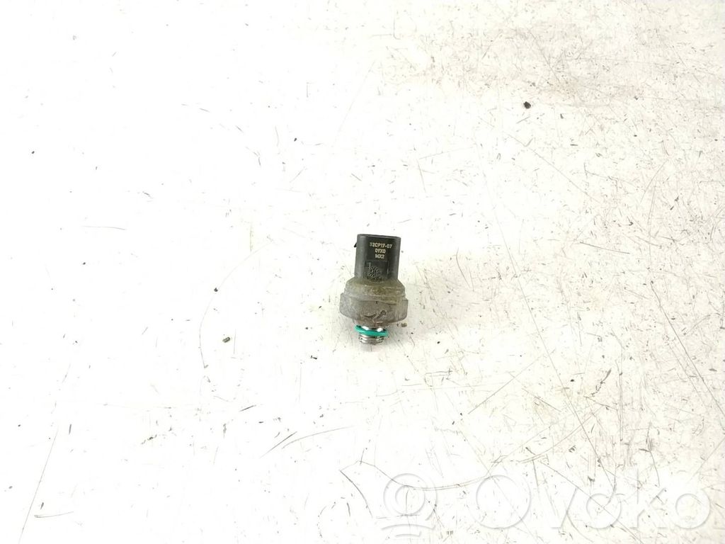 BMW X1 E84 Air conditioning (A/C) pressure sensor 