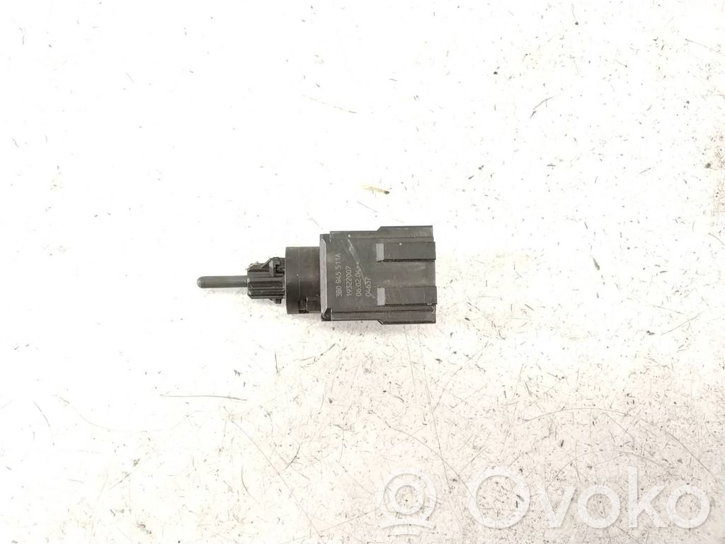 Volkswagen PASSAT B5 Comutator senzor pedală frână 