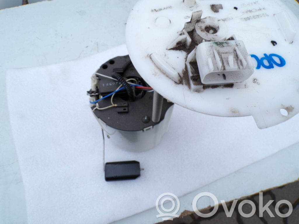 Opel Astra J Bomba interna de combustible 
