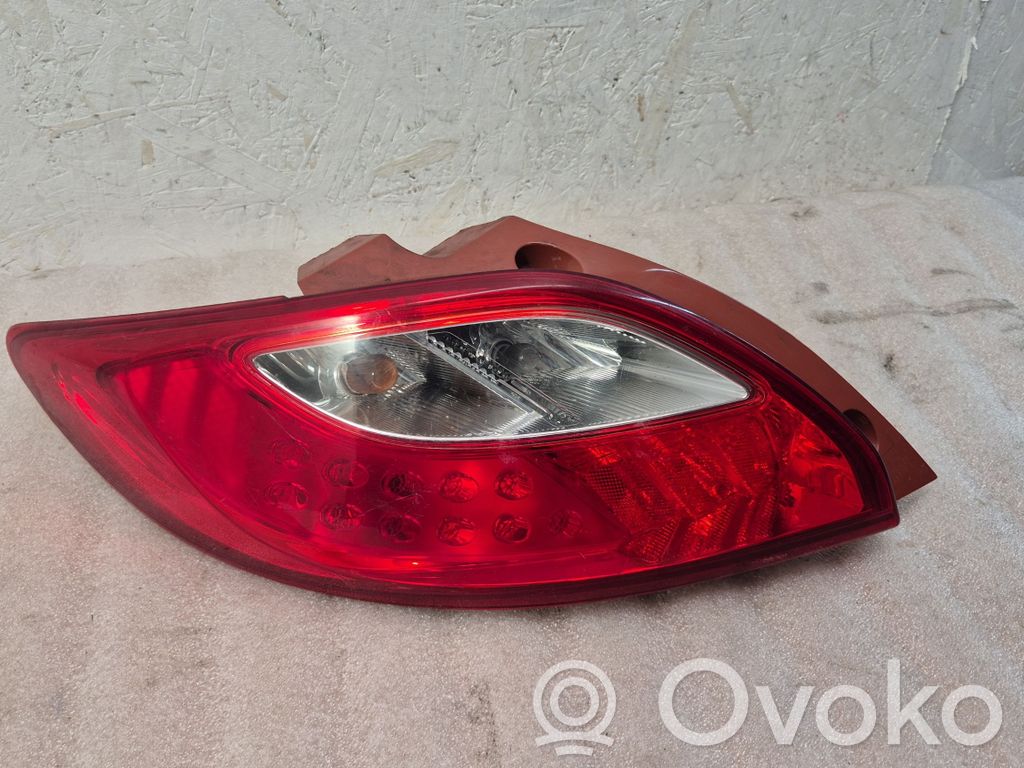Mazda 2 Aizmugurējais lukturis virsbūvē 