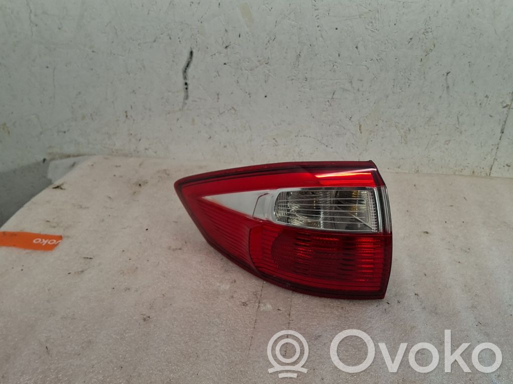 Ford C-MAX II Rear/tail lights 