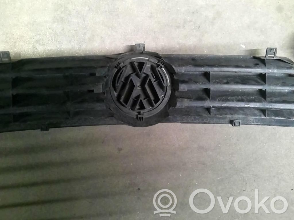 Volkswagen Polo III 6N 6N2 6NF Atrapa chłodnicy / Grill 