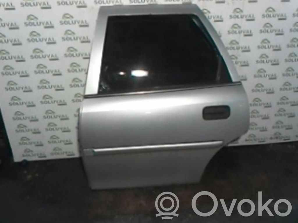 Opel Vectra B Puerta trasera 