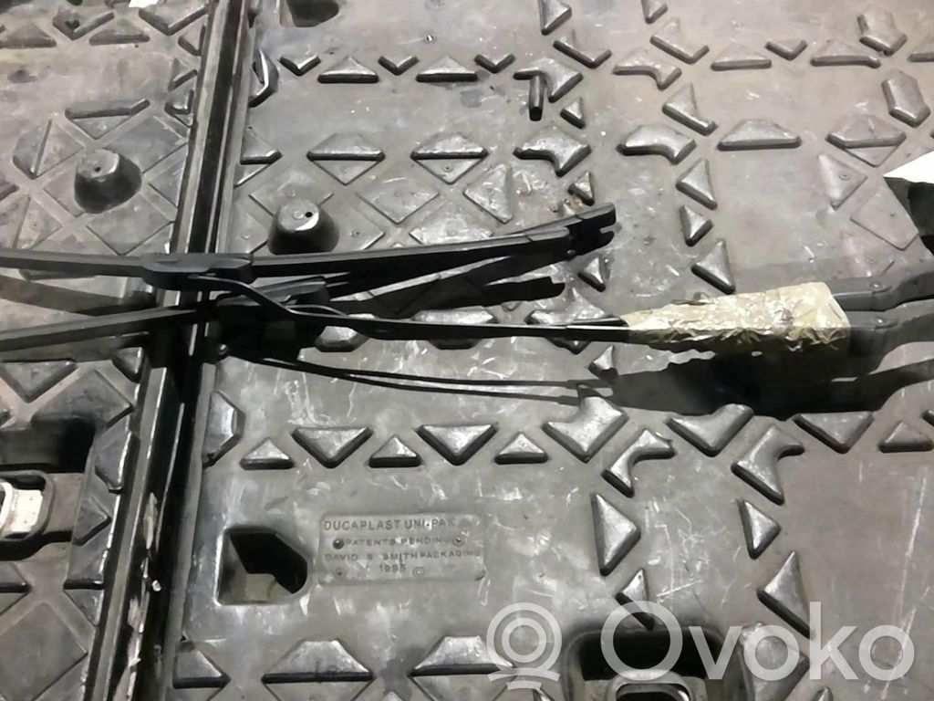 Land Rover Freelander Bras d'essuie-glace avant