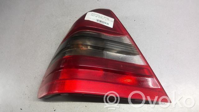 Mercedes-Benz C W202 Lampă spate în caroserie 