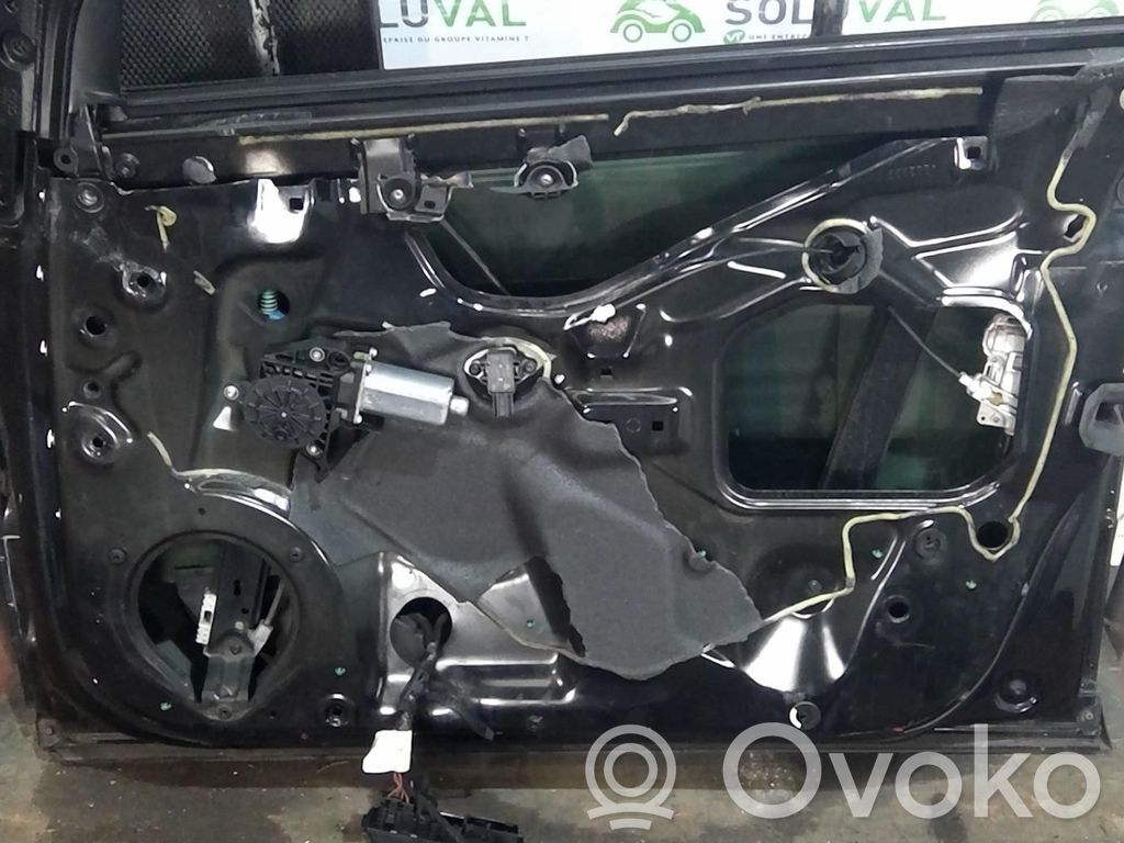 Etuovi   8E0831052L