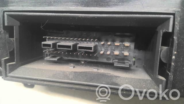 Geschwindigkeitsmesser Cockpit   NT