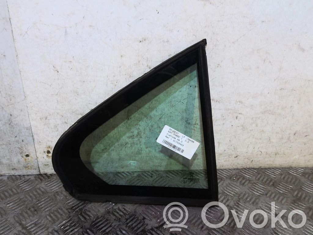 Peugeot 607 Ventanilla de ventilación de la puerta trasera 