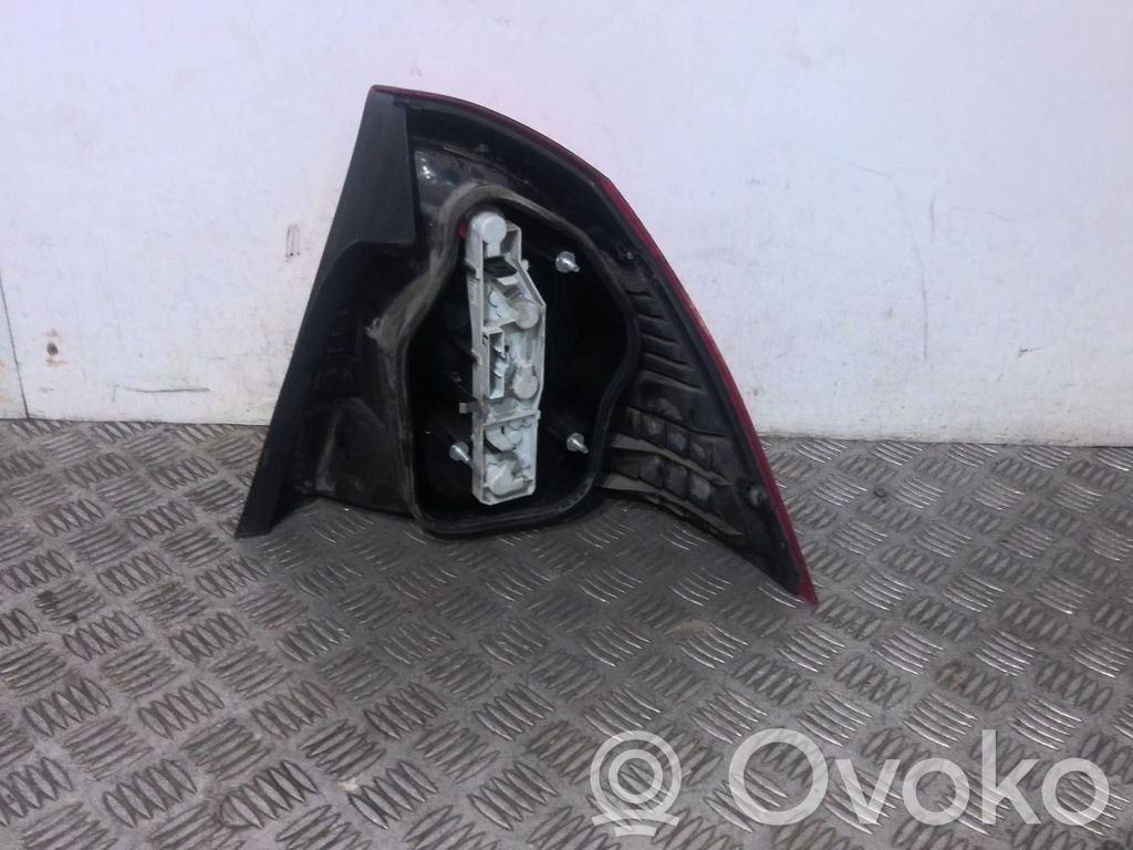 Ford Focus Aizmugurējais lukturis virsbūvē 