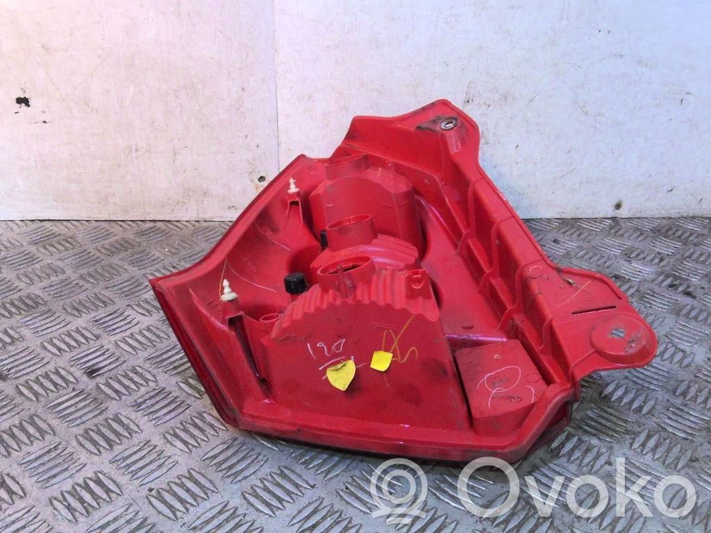 Suzuki Alto Lampa tylna 