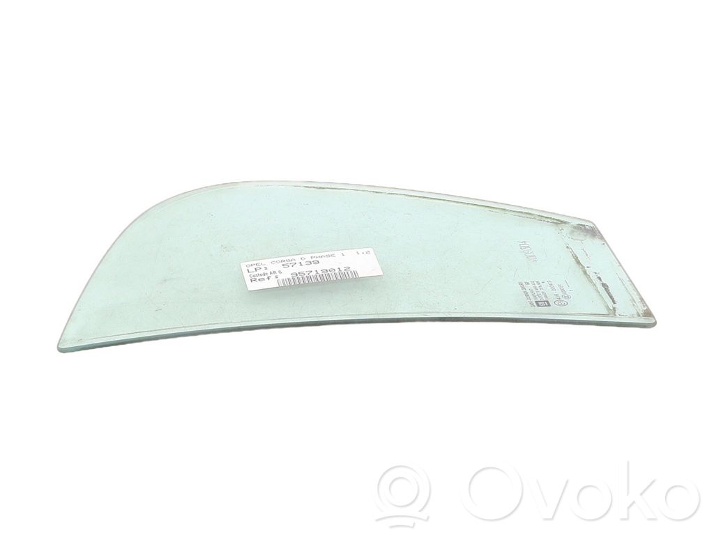 Opel Corsa D Ventanilla de ventilación de la puerta trasera 