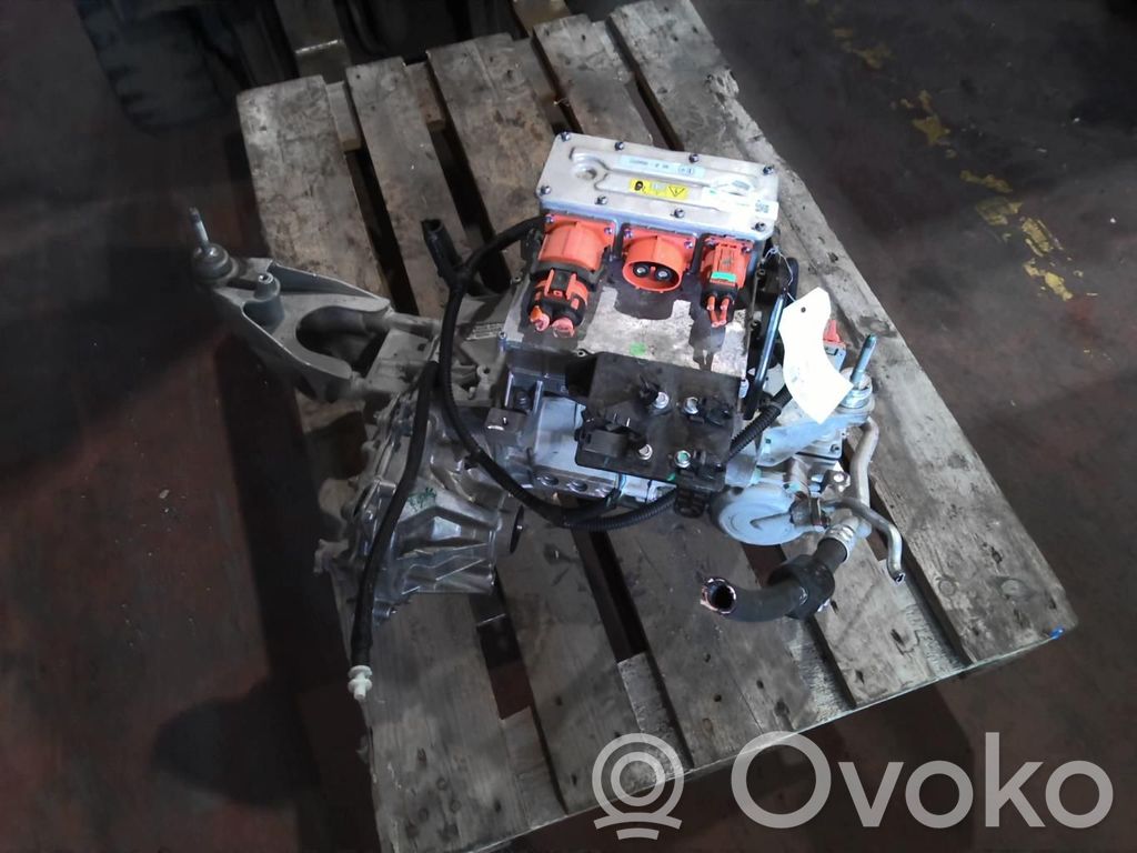 Silnik   4DB401