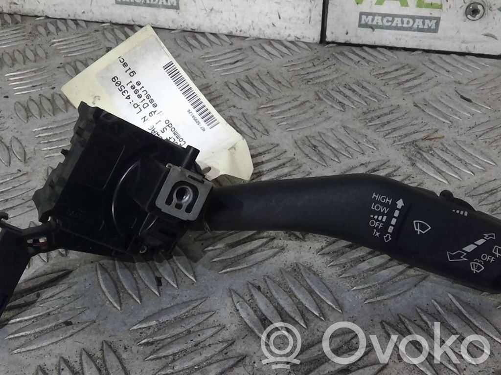 Volkswagen Golf V Commodo d'essuie-glace