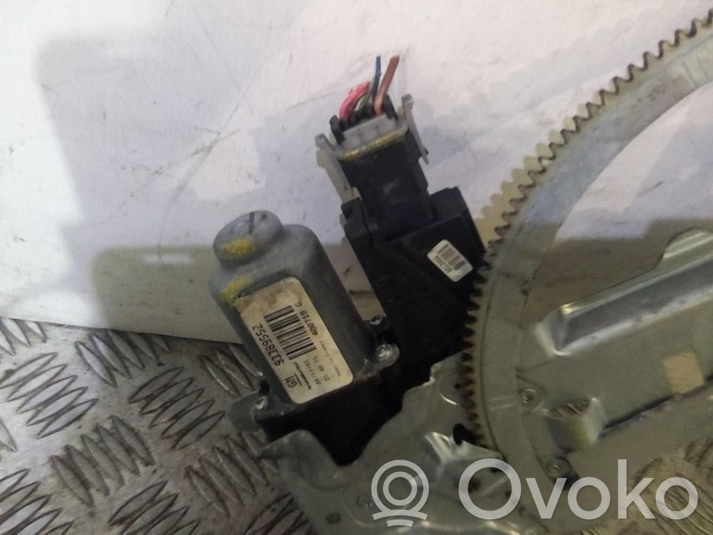 Opel Meriva A Macara ușă față cu motor 