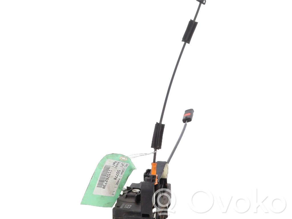 Opel Corsa C Priekšpusē slēdzene 