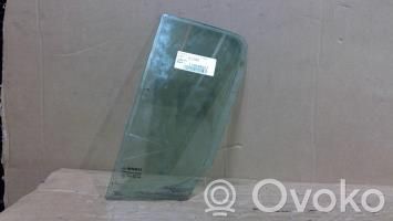 Renault Clio III Ventanilla de ventilación de la puerta trasera 