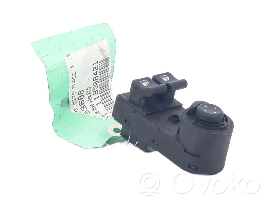 Alfa Romeo Mito Electric window control switch 
