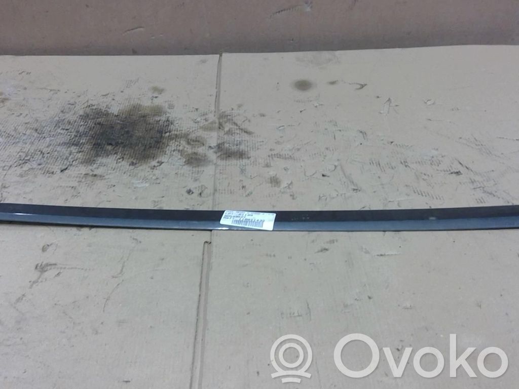 Opel Astra H Etuoven lista (muoto)