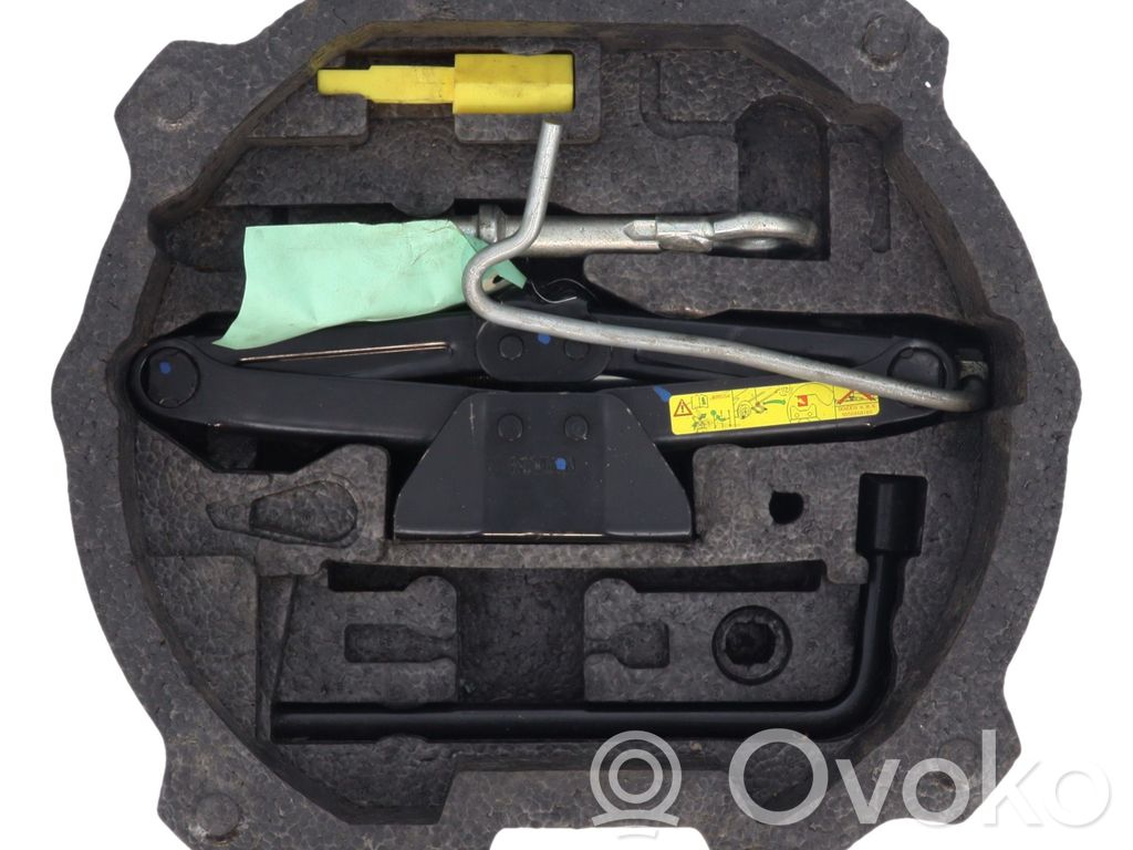Peugeot 508 Tool set 
