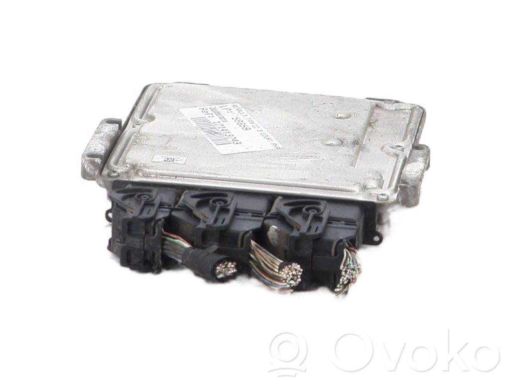 Renault Trafic III (X82) Engine control unit/module 