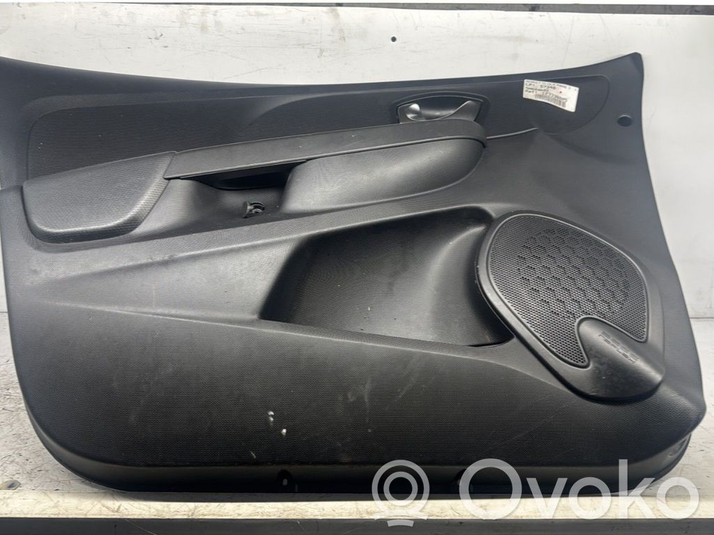 Renault Clio IV Etuoven verhoilu