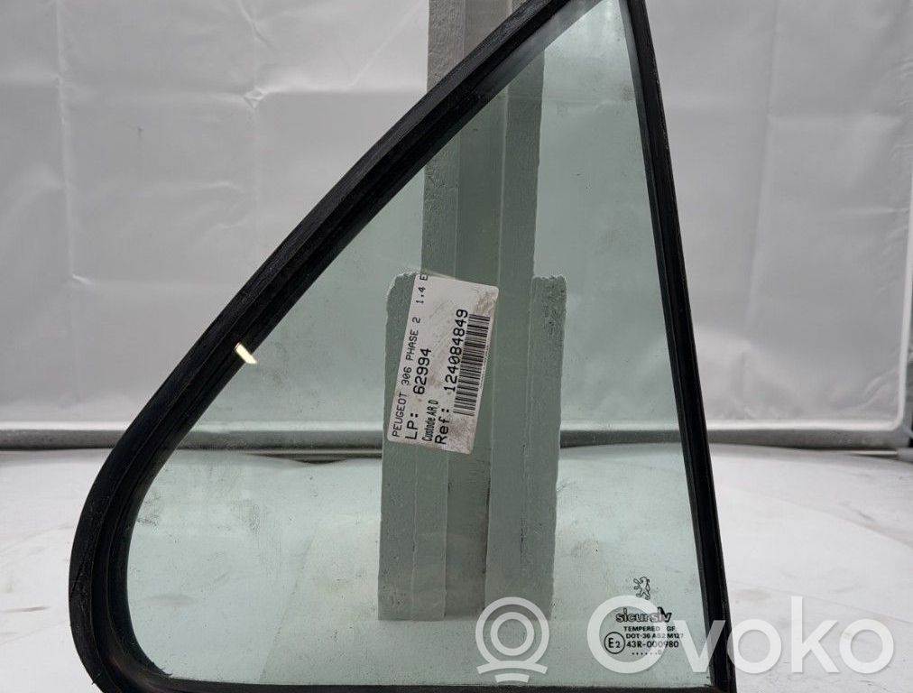 Peugeot 306 Szyba karoseryjna drzwi tylnych 