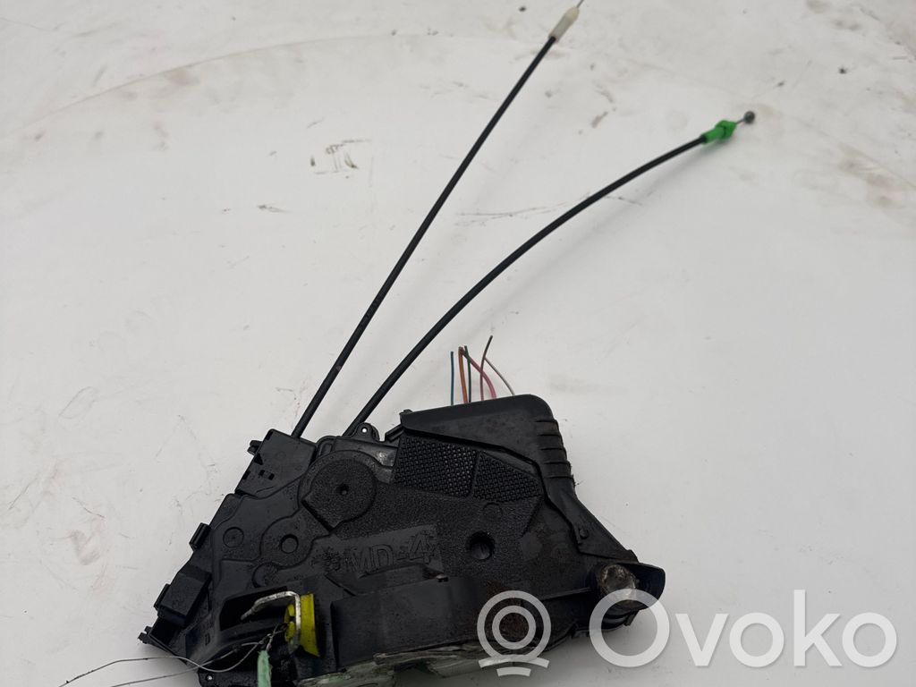 Toyota Yaris Etuoven lukko