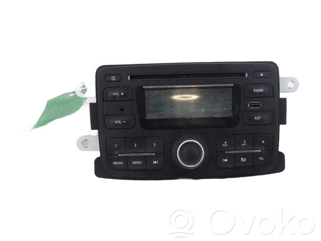 Dacia Sandero Panel / Radioodtwarzacz CD/DVD/GPS 