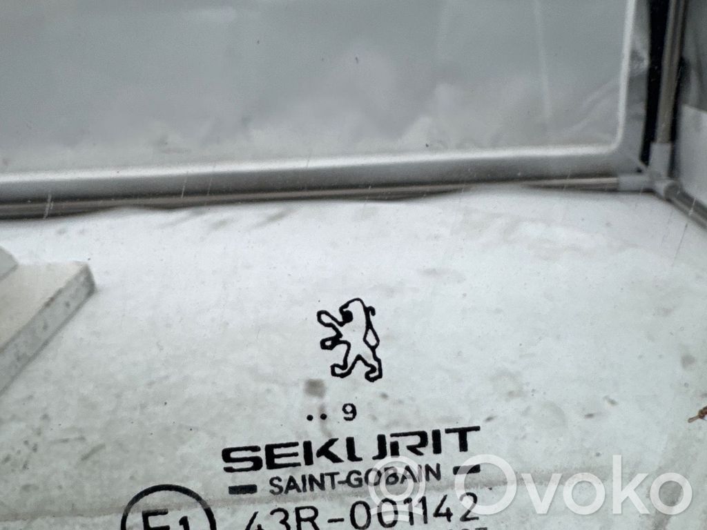 Peugeot 306 Szyba drzwi przednich 