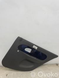 Renault Clio II Takaoven verhoilu 