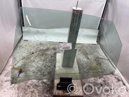 Audi A4 S4 B7 8E 8H aizmugurējo durvju stikls