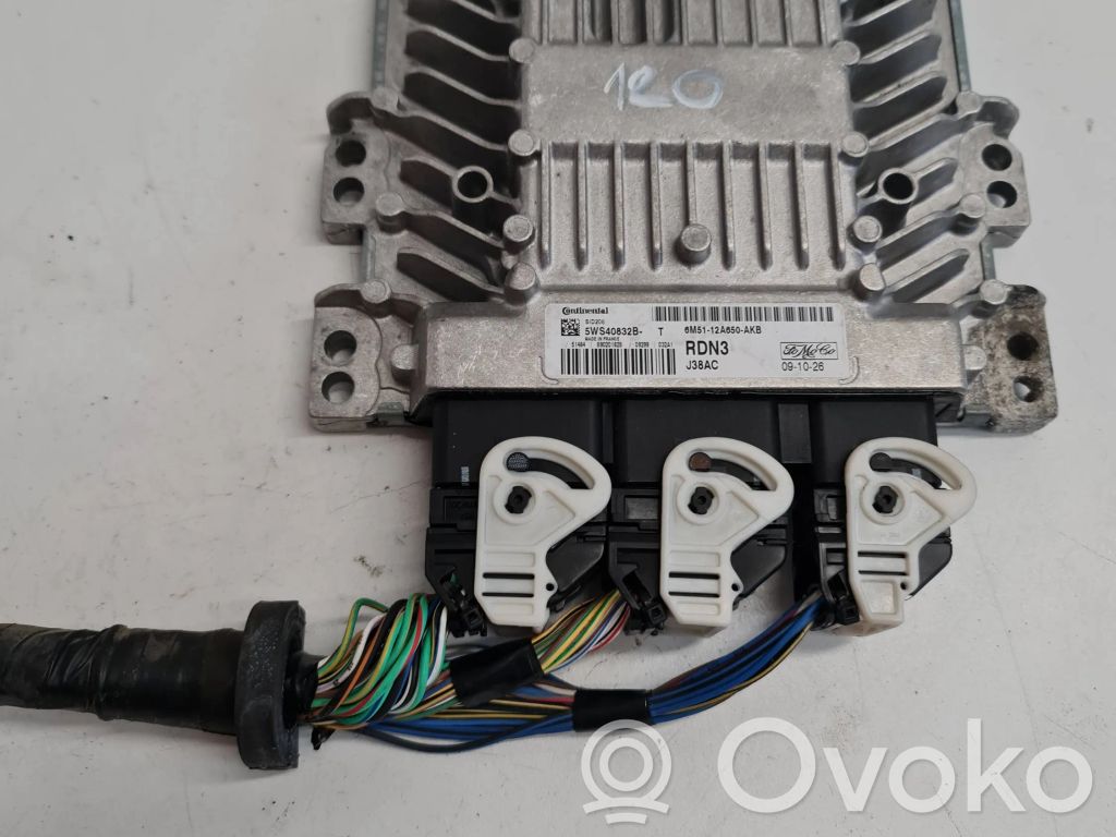 Ford Focus Engine control unit/module 