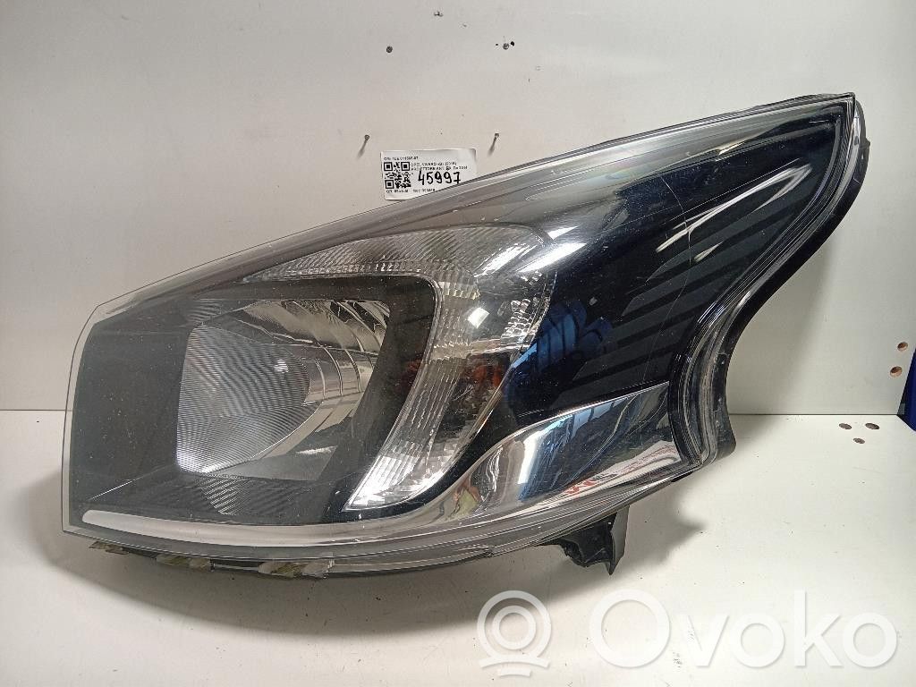 Opel Vivaro Передняя фара 