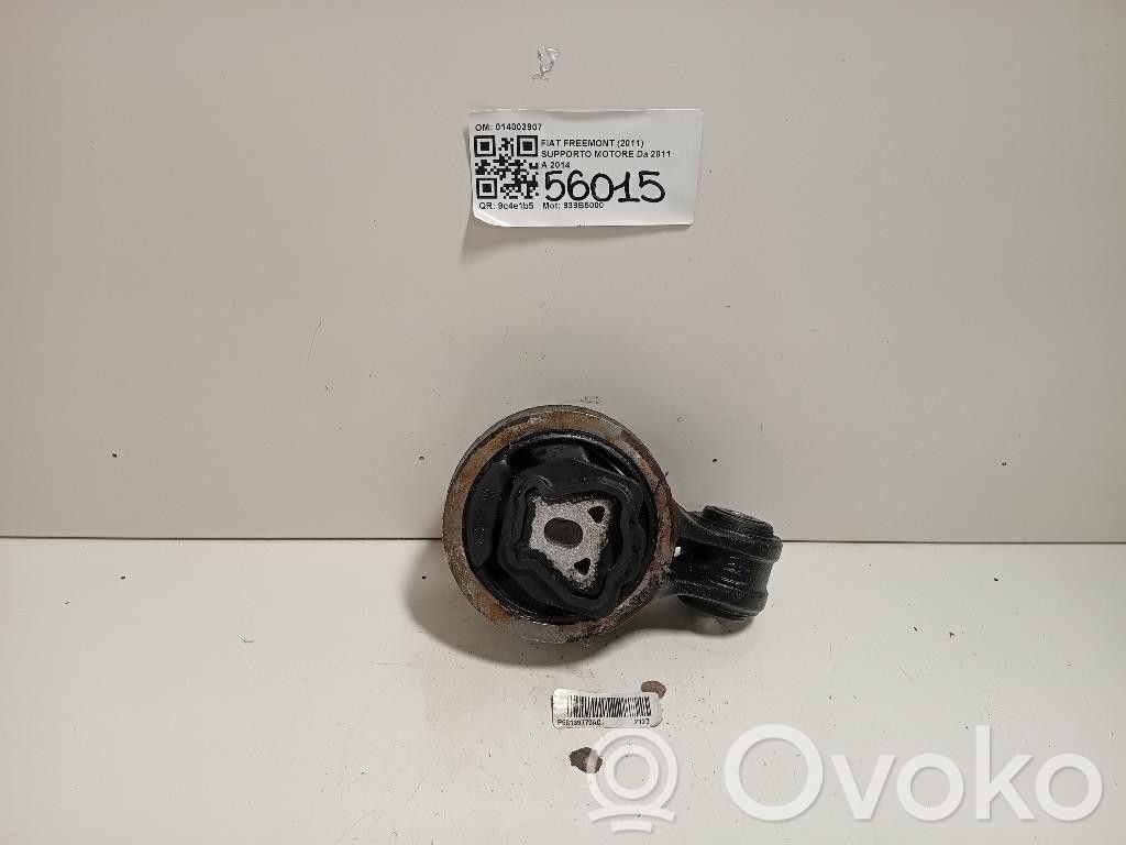 Fiat Freemont Engine mounting bracket 