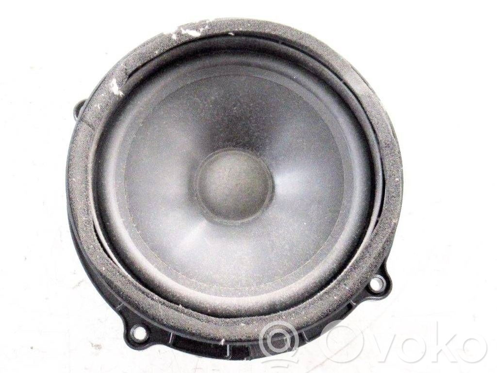 Land Rover Discovery 3 - LR3 Garsiakalbis (-iai) galinėse duryse 