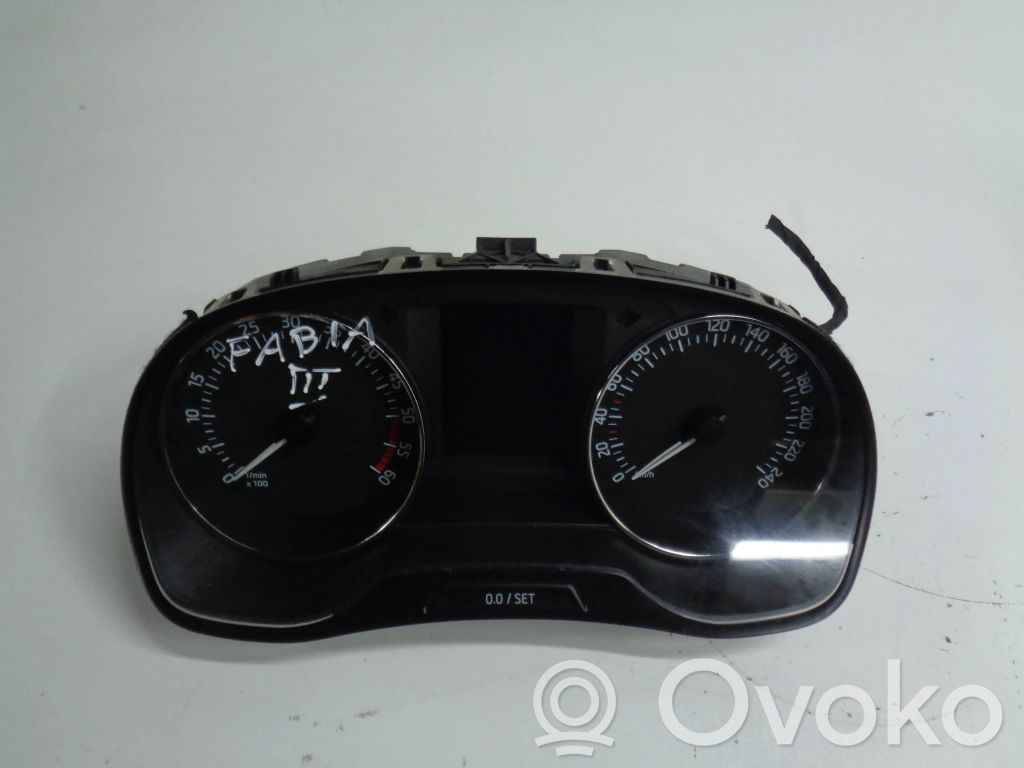 Skoda Fabia Mk3 (NJ) Nopeusmittari (mittaristo) 
