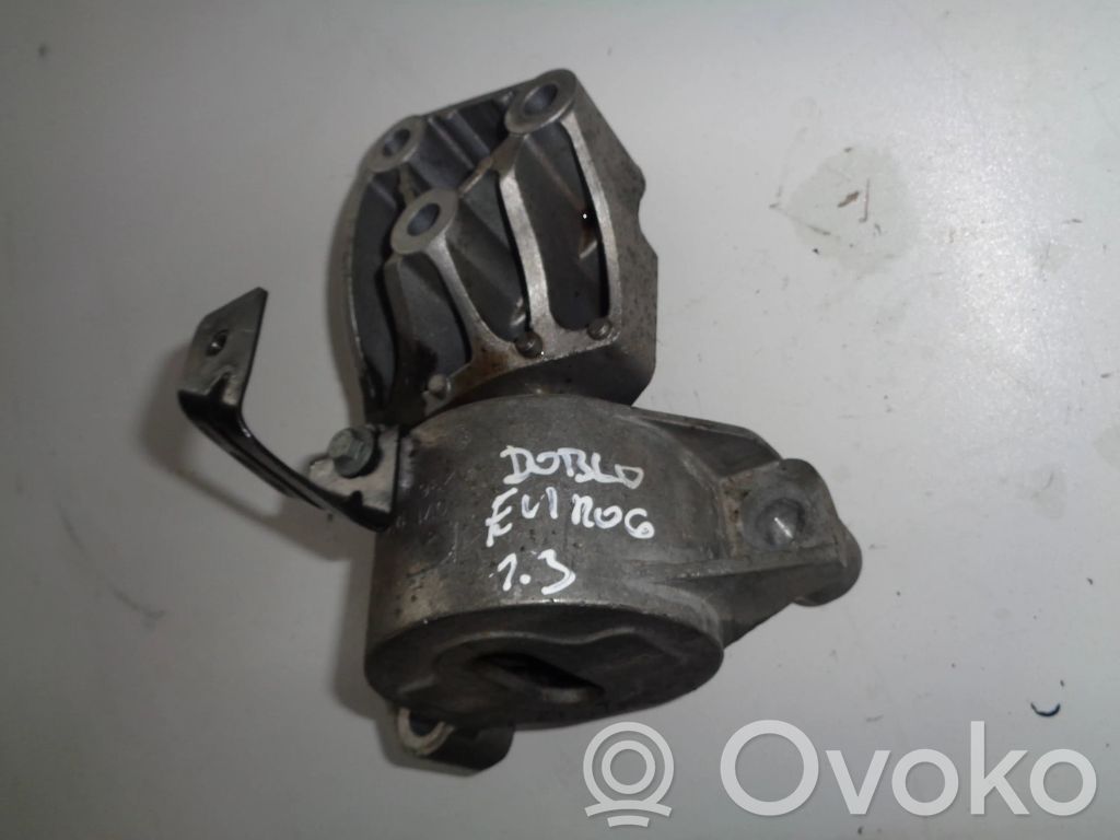 Engine mounting bracket   00517991100,05319,0A236,0A289