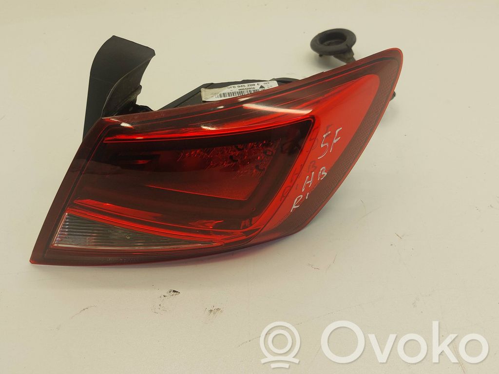 Rear/tail lights   5F0945208E,90042916,900429161K07