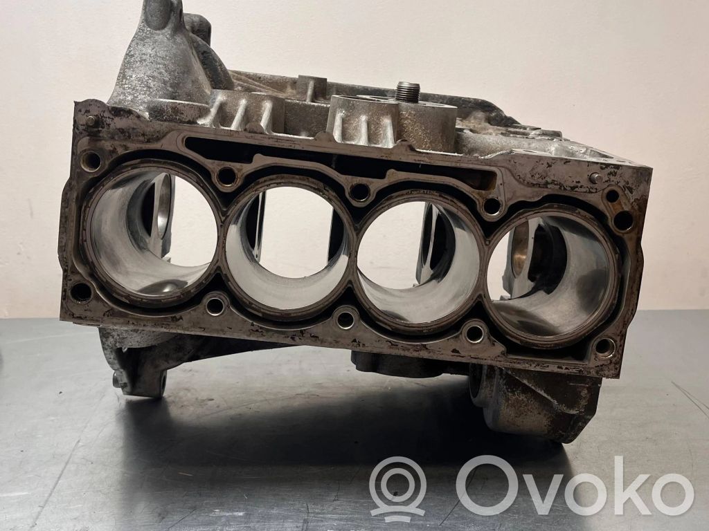 Volkswagen Golf IV Bloque de motor 