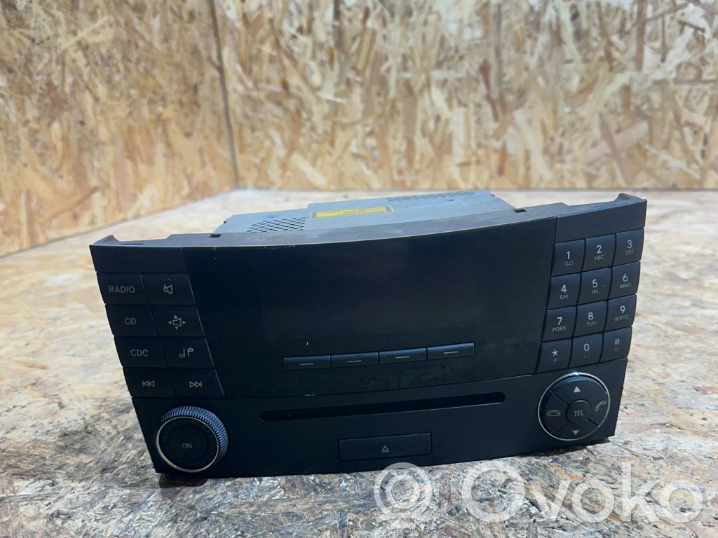 Mercedes-Benz E W211 Panel / Radioodtwarzacz CD/DVD/GPS 