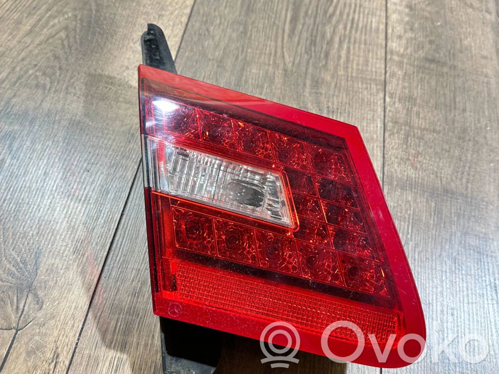 Mercedes-Benz E C207 W207 Luci posteriori del portellone del bagagliaio 