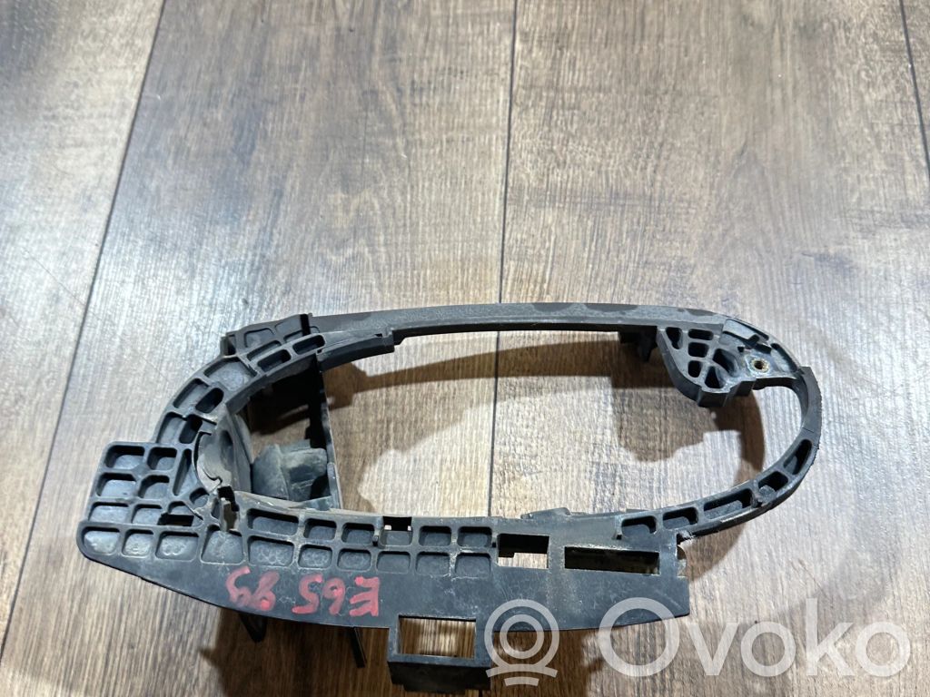 BMW 7 E65 E66 Etuoven ulkokahvan kehys 