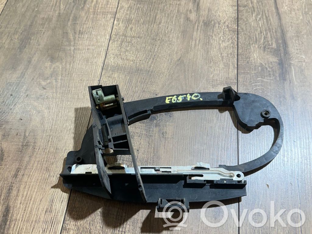 BMW 7 E65 E66 Rear door exterior handle/bracket 