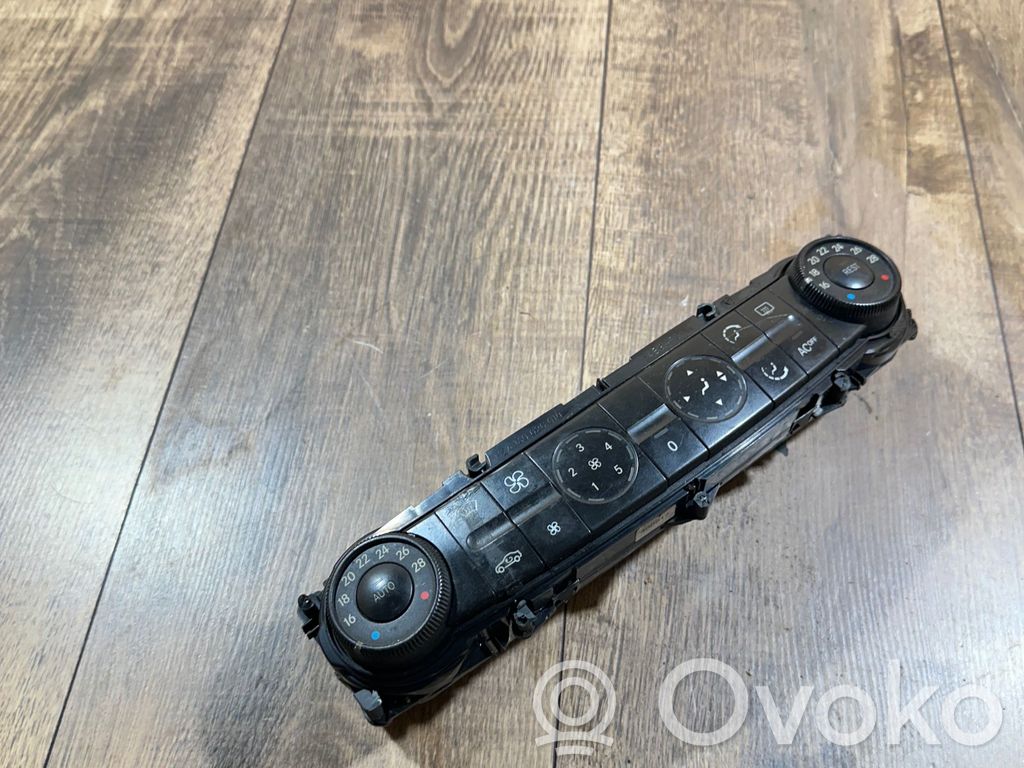 Mercedes-Benz E W211 Climate control unit 