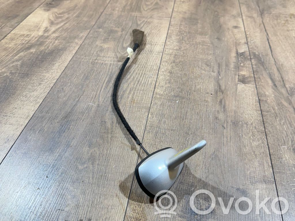 Mercedes-Benz E W211 GPS-pystyantenni 