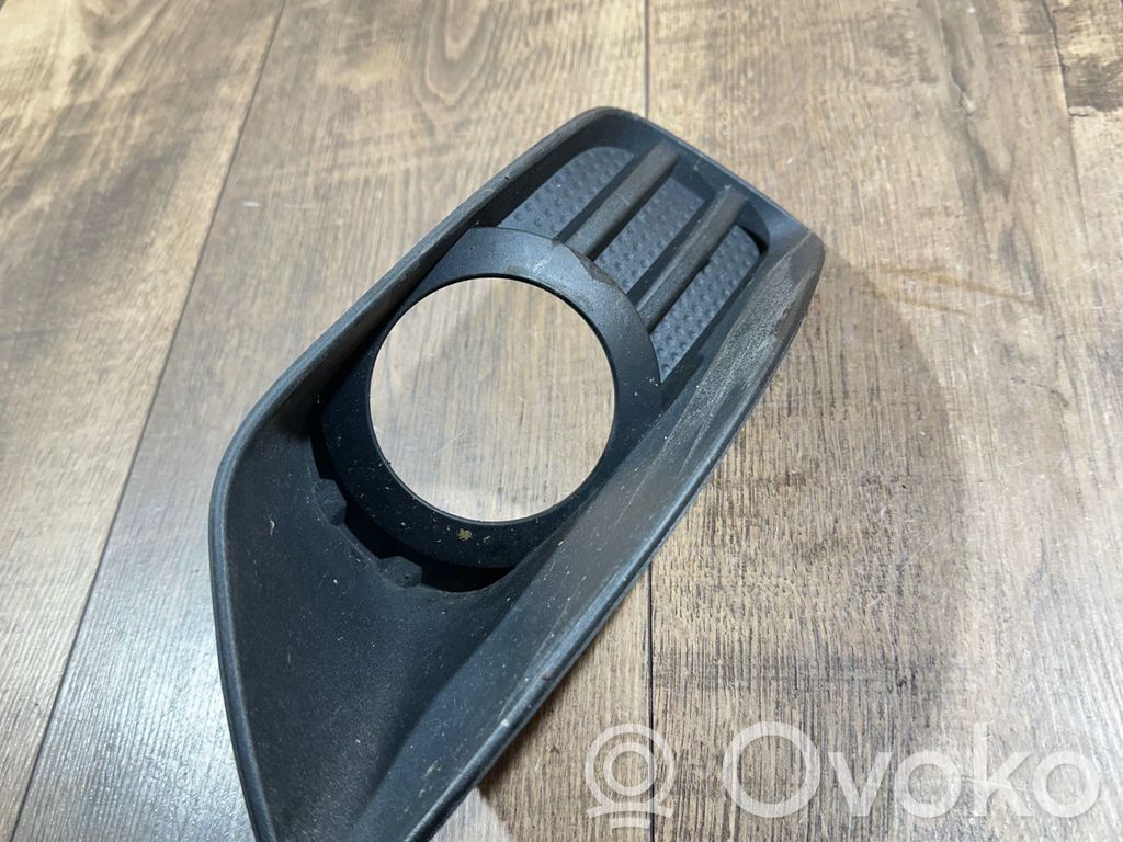 Ford Focus Front bumper lower grill 
