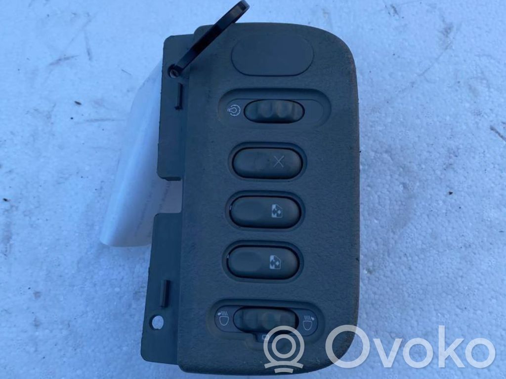 Renault Megane I Electric window control switch 