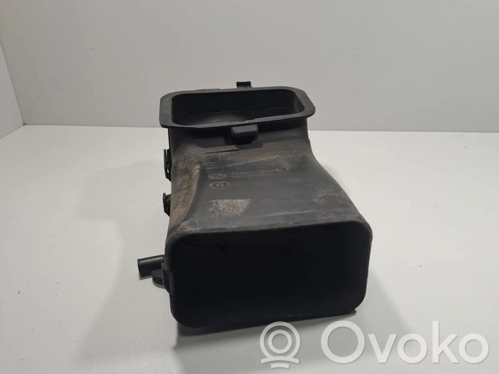 BMW 5 F10 F11 Część rury dolotu powietrza 
