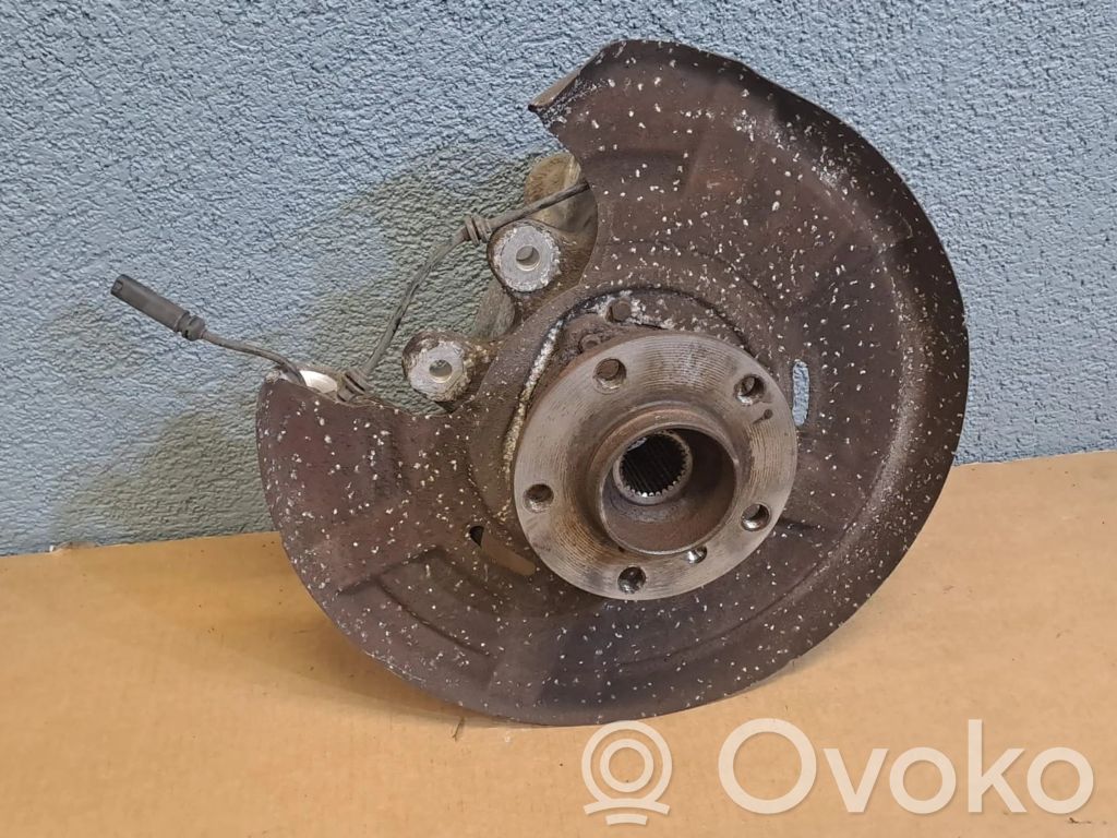 BMW 5 F10 F11 Olka-akselin laakeripesä 