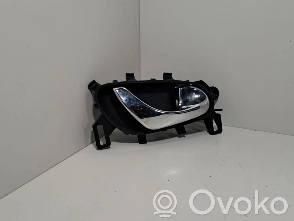 Nissan Qashqai Front door interior handle 